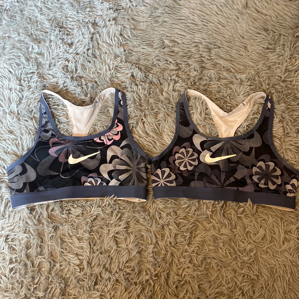 2 nike sports bras